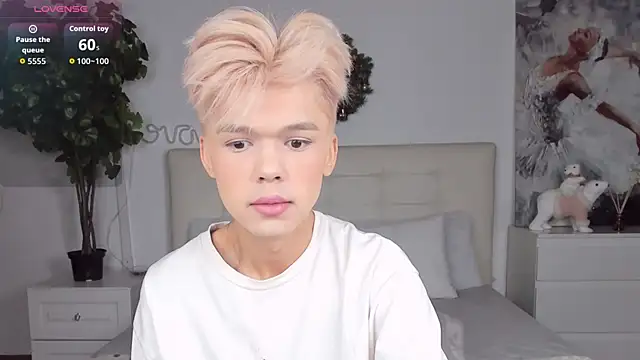 Felix Rey online show from December 15, 2025, 9:08 pm