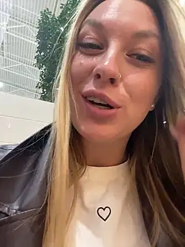 Sweet   Emily online show from November 15, 2025, 1:29 pm