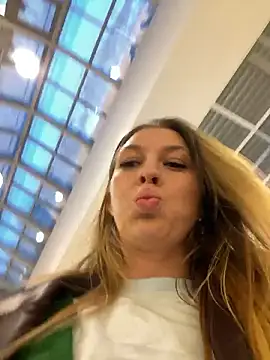 Sweet   Emily online show from January 14, 2026, 1:17 pm