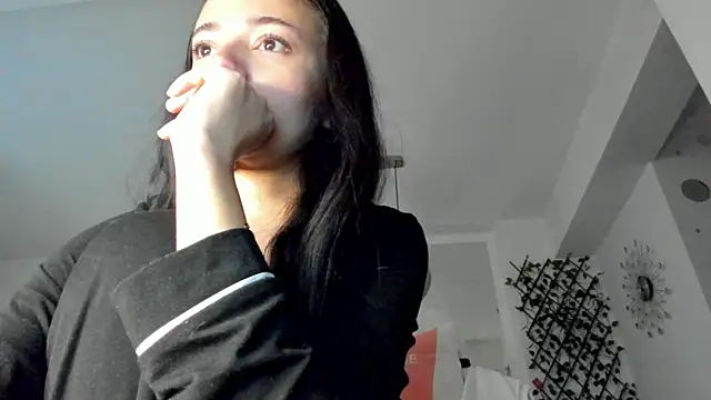 IreneVON online show from December 14, 2024, 4:23 am