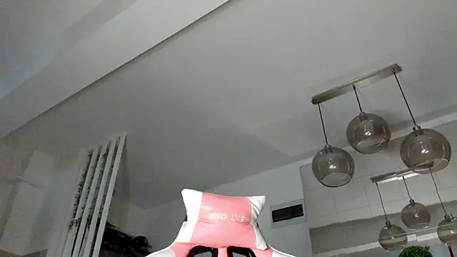 IreneVON online show from December 14, 2025, 6:30 am