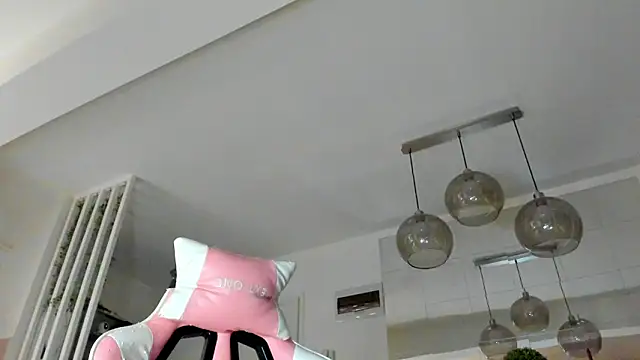 IreneVON online show from January 7, 2026, 4:59 am