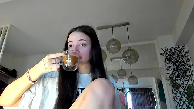 Snapshot of IreneVON chatting on February 19, 2026, 5:36 am IreneVON online show from February 19, 2026, 5:36 am