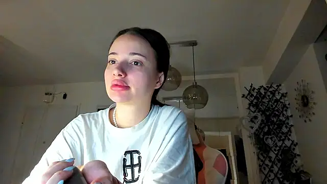 Snapshot of IreneVON chatting on March 6, 2026, 4:09 am IreneVON online show from March 6, 2026, 4:09 am