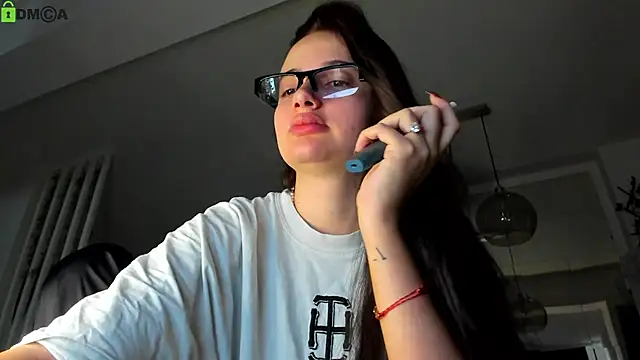 Snapshot of IreneVON chatting on April 22, 2026, 4:26 am IreneVON online show from April 22, 2026, 4:26 am