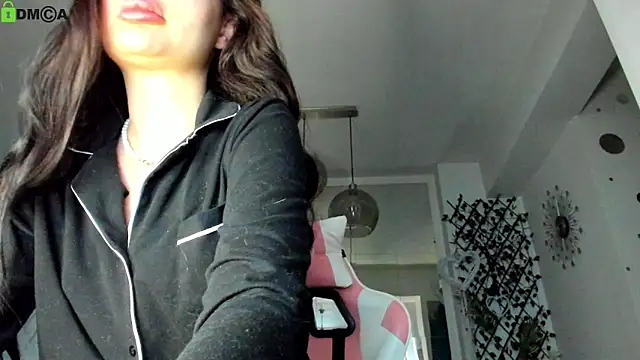 Snapshot of IreneVON chatting on April 30, 2026, 4:52 am IreneVON online show from April 30, 2026, 4:52 am
