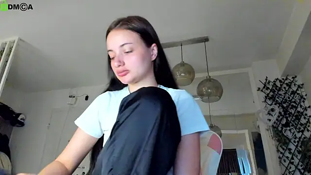 Snapshot of IreneVON chatting on May 9, 2026, 3:23 am IreneVON online show from May 9, 2026, 3:23 am
