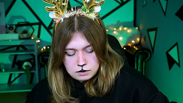 FioraMarmoris online show from December 19, 2024, 4:46 pm