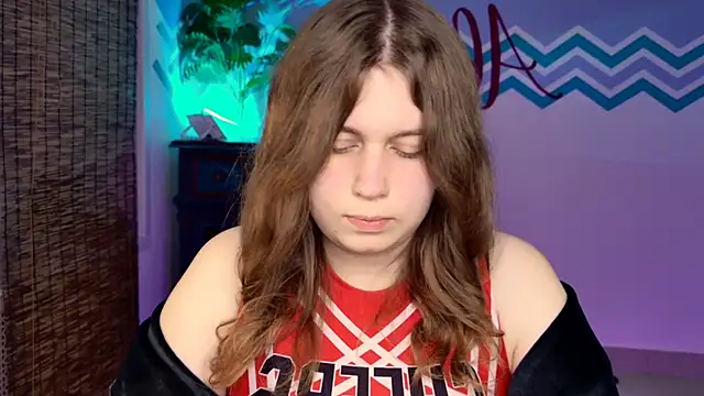 FioraMarmoris online show from September 25, 2025, 2:10 pm