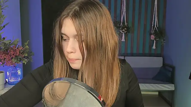 FioraMarmoris online show from October 5, 2025, 5:50 am