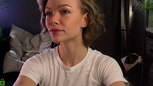 Eva Natsumi online show from October 26, 2025, 5:41 pm