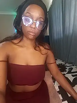 Queen-Chocolate online show from May 7, 2026, 2:22 pm