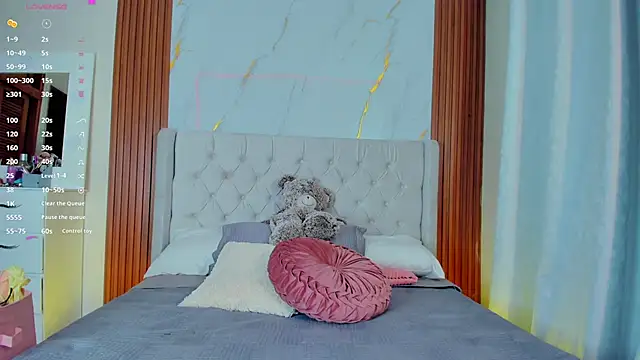 amelie leigh online show from February 15, 2025, 1:53 am