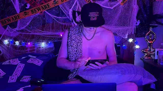 Snapshot of JuicyStrawbaby chatting on October 30, 2025, 8:53 pm JuicyStrawbaby online show from October 30, 2025, 8:53 pm