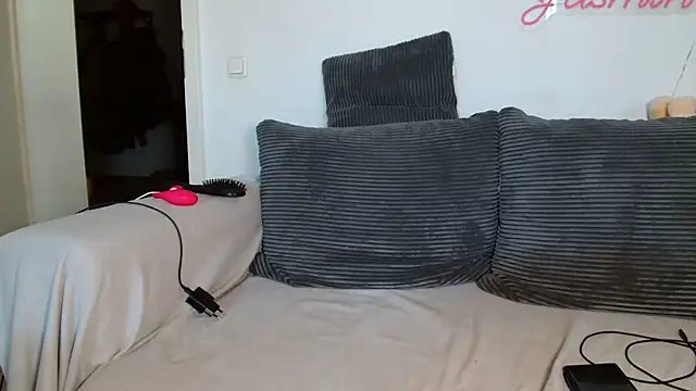 Jasmin-White online show from July 2, 2026, 4:02 pm