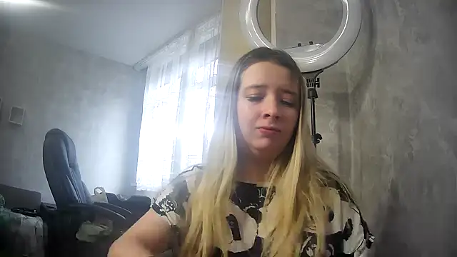 ViolaCandy online show from October 30, 2025, 4:58 am