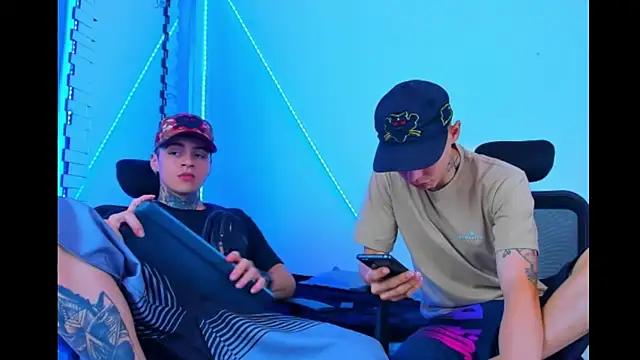 HOT boy2025 online show from September 22, 2025, 7:32 am