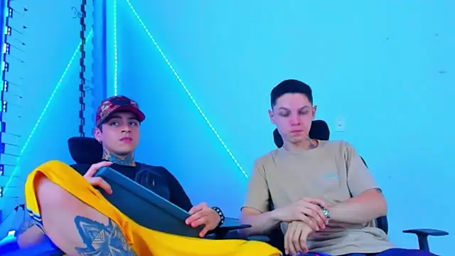 HOT boy2025 online show from October 12, 2025, 3:49 am