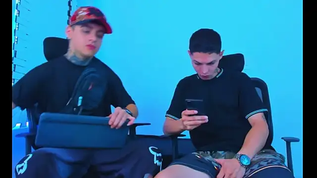 HOT boy2025 online show from November 16, 2025, 1:55 am