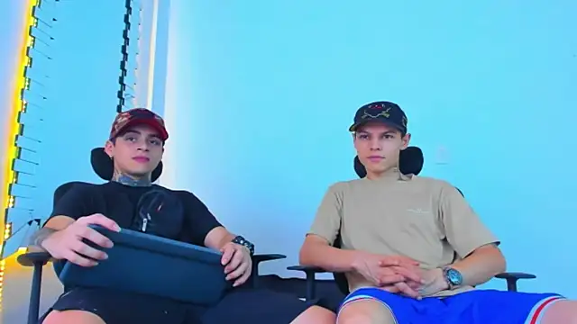 HOT boy2025 online show from December 21, 2025, 9:55 pm