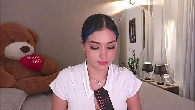 AnnyHizzle online show from November 2, 2025, 5:10 am