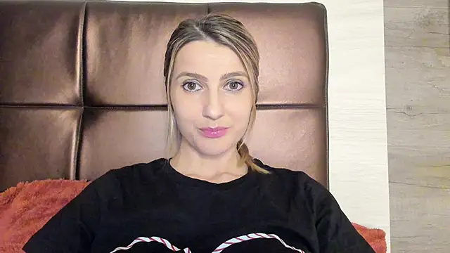 Snapshot of Adda_bentos chatting on March 14, 2025, 7:12 pm Adda bentos online show from March 14, 2025, 7:12 pm