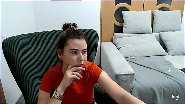 VioletaFlower7 online show from October 31, 2025, 9:21 am