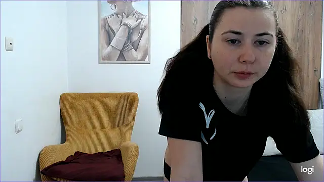 VioletaFlower7 online show from May 14, 2026, 9:05 am