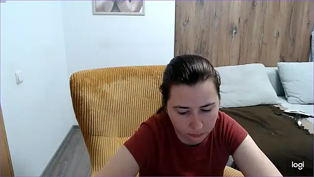 VioletaFlower7 online show from May 16, 2026, 10:58 am