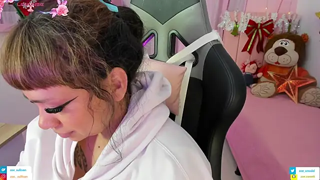 zoesullivan online show from November 19, 2025, 9:53 am