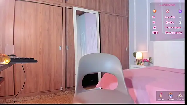 Snapshot of OraLarson chatting on January 28, 2025, 5:56 pm OraLarson online show from January 28, 2025, 5:56 pm