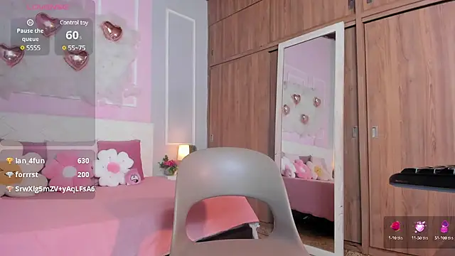 Snapshot of OraLarson chatting on February 18, 2025, 5:31 pm OraLarson online show from February 18, 2025, 5:31 pm