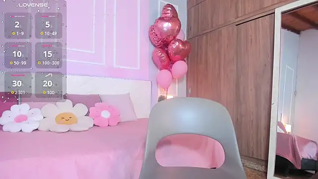 Snapshot of OraLarson chatting on March 18, 2025, 1:09 pm OraLarson online show from March 18, 2025, 1:09 pm