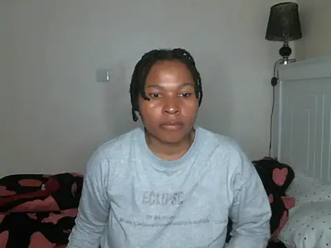 R-thequeen online show from December 1, 2024, 5:13 pm