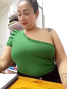 Snapshot of XGabrielaXX chatting on October 25, 2025, 8:47 pm XGabrielaXX online show from October 25, 2025, 8:47 pm