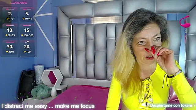 Snapshot of sophia_ny chatting on October 3, 2025, 1:52 pm sophia ny online show from October 3, 2025, 1:52 pm