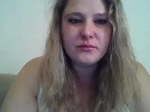 Snapshot of ParisMimi chatting on September 17, 2025, 7:32 am ParisMimi online show from September 17, 2025, 7:32 am