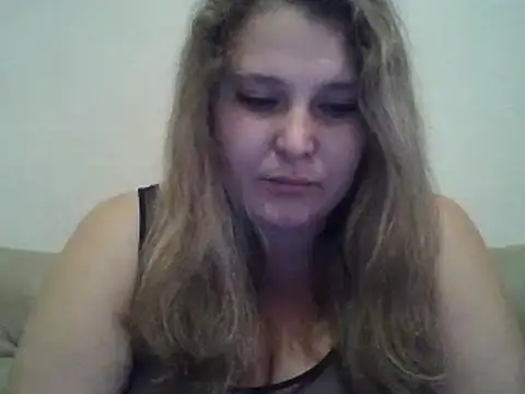 Snapshot of ParisMimi chatting on October 15, 2025, 10:15 am ParisMimi online show from October 15, 2025, 10:15 am