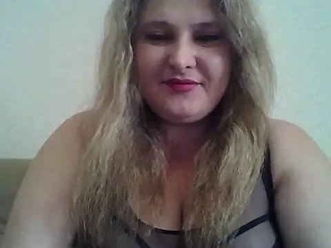 ParisMimi online show from April 1, 2026, 7:42 am