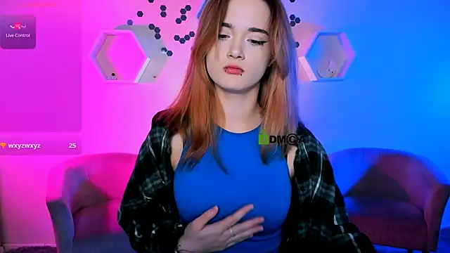 liana kisses online show from November 21, 2025, 8:40 pm