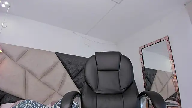 Snapshot of BarbaraKnox_ chatting on June 20, 2026, 6:22 pm BarbaraKnox online show from June 20, 2026, 6:22 pm