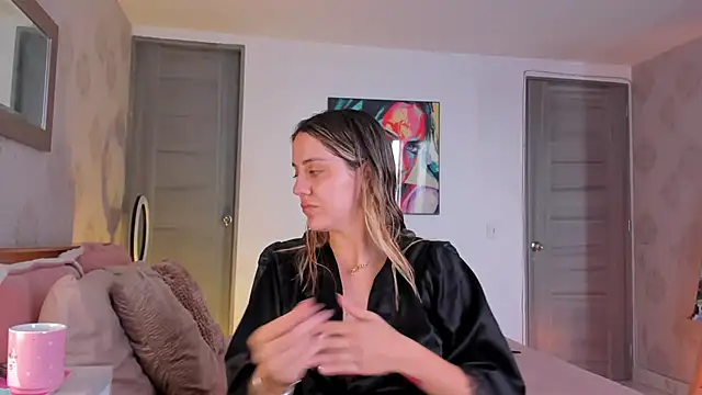 Snapshot of martinaaricci chatting on December 12, 2024, 2:44 pm martinaaricci online show from December 12, 2024, 2:44 pm