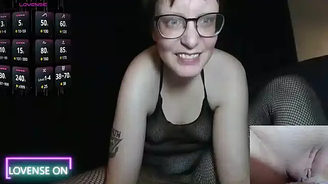 PernillaGirl online show from January 8, 2025, 7:13 pm