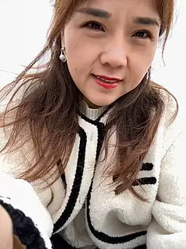 Efangfang online show from December 3, 2024, 12:35 am