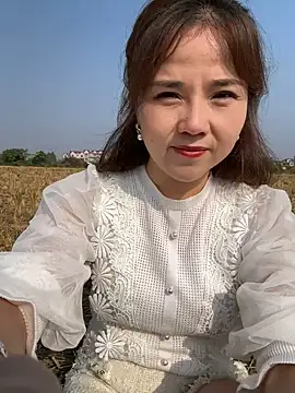 Efangfang online show from December 4, 2024, 5:16 am