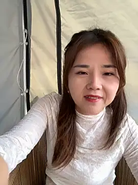 Efangfang online show from December 18, 2024, 2:32 am
