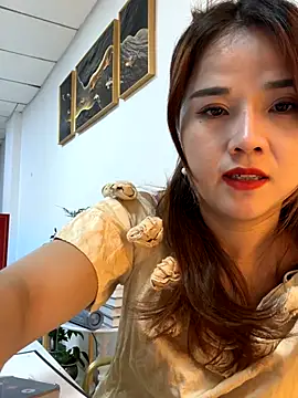 Snapshot of Efangfang chatting on November 5, 2025, 11:21 am Efangfang online show from November 5, 2025, 11:21 am