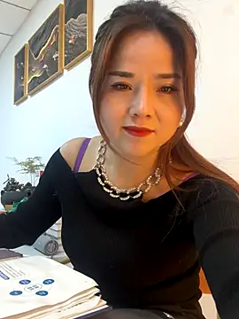 Snapshot of Efangfang chatting on November 25, 2025, 11:10 am Efangfang online show from November 25, 2025, 11:10 am