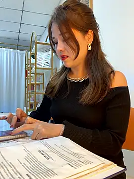 Snapshot of Efangfang chatting on January 7, 2026, 12:40 pm Efangfang online show from January 7, 2026, 12:40 pm