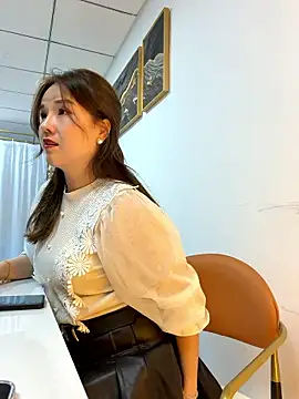 Snapshot of Efangfang chatting on January 16, 2026, 12:42 pm Efangfang online show from January 16, 2026, 12:42 pm